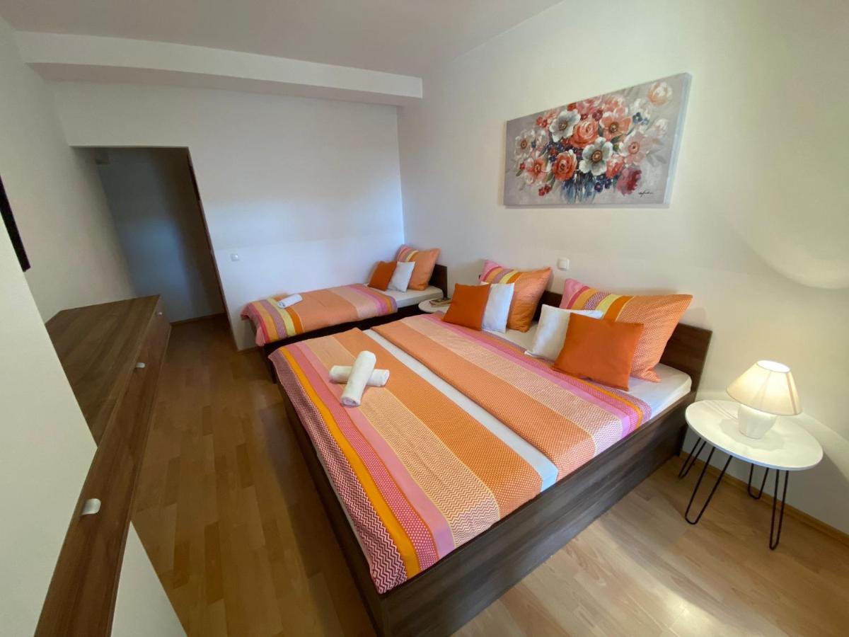 Apartments Kovac Makarska Exterior foto