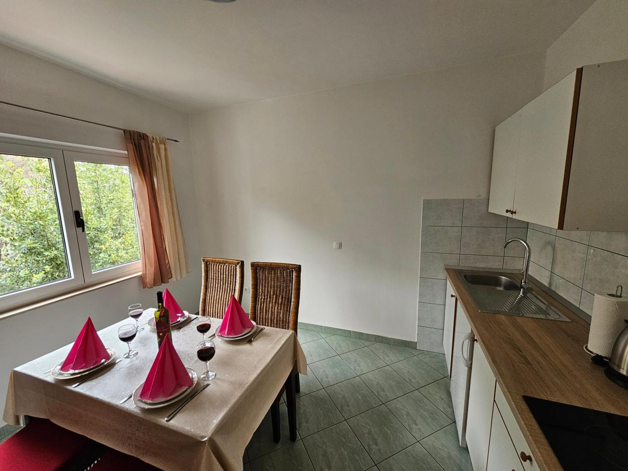 Apartments Kovac Makarska Zimmer foto