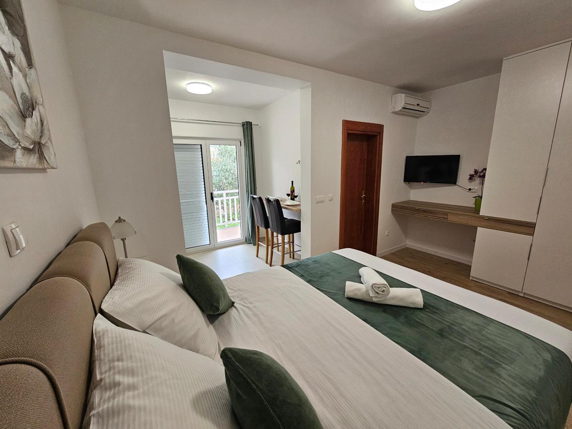 Apartments Kovac Makarska Exterior foto