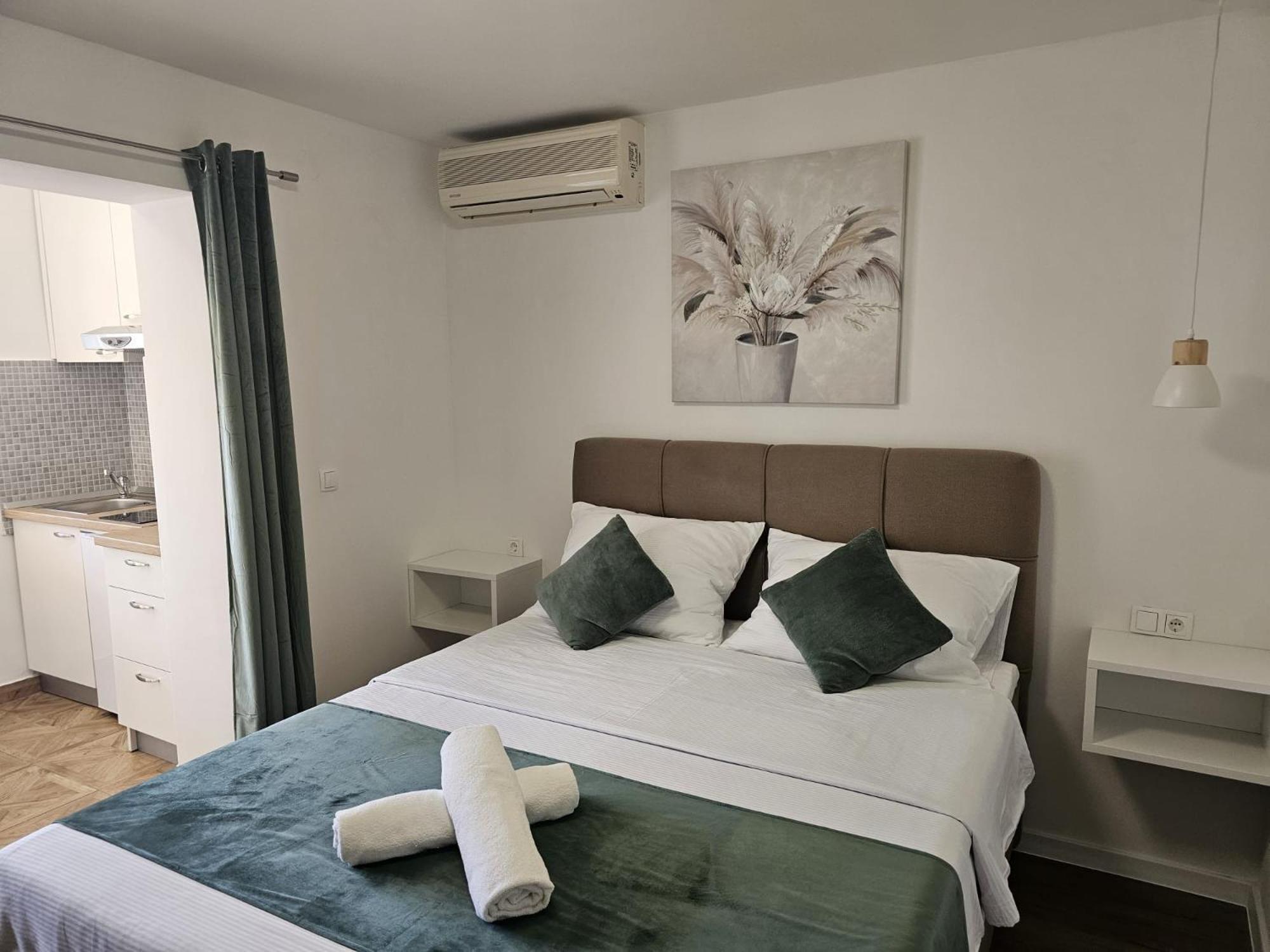 Apartments Kovac Makarska Exterior foto